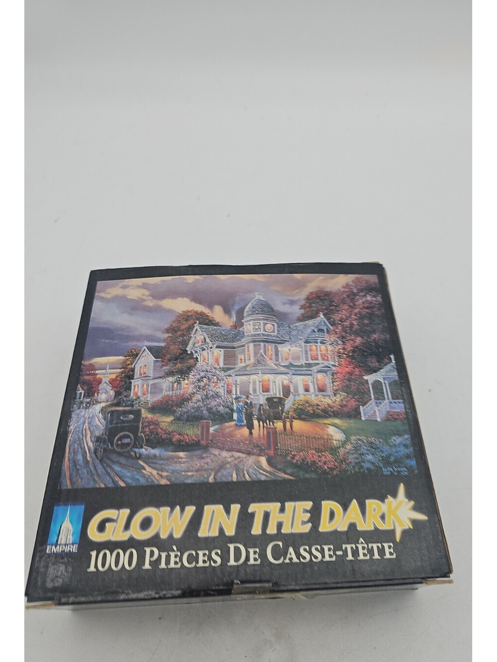Glow in the Dark, 1000 pc Jigsaw Puzzle "VICTORIAN CHRISTMAS" SEALED CONTENTS.
